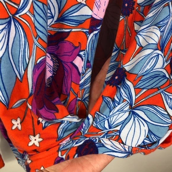 Free People Keepin On Blouse Women Size M Orange Stretch Knit Cross Over - Picture 8 of 16